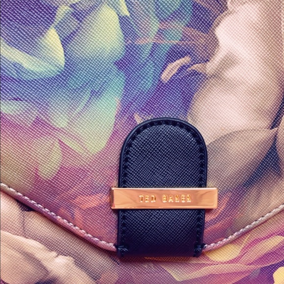 SOLD  🌸 - Picture 4 of 7